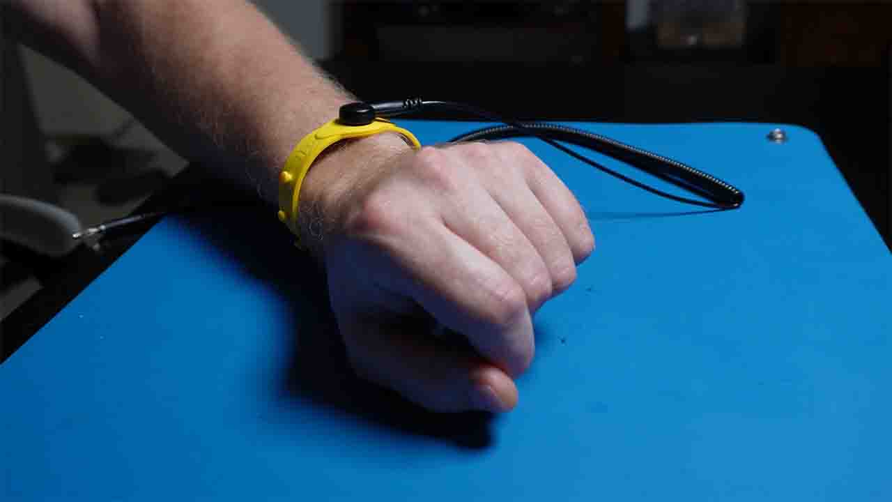 esd wrist strap on the hand
